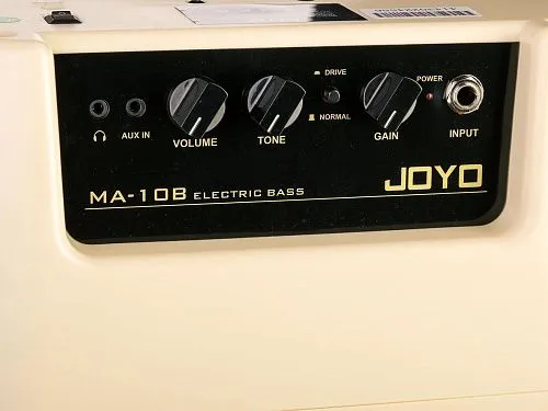 Joyo MA-10B Портативный комбоусилитель для бас-гитары, батарейки.
